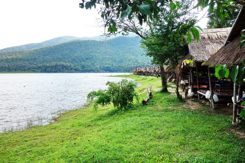 huay tung tao reservoir, chiang mai sightseeing