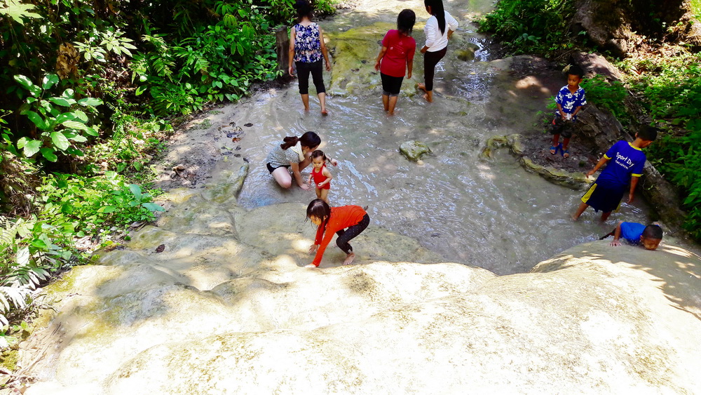 buatong sticky waterfall, sticky waterfall, bua tong waterfall, buatong waterfall