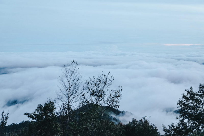 trekking doi pha ngam, hiking doi pha ngam, doi pha ngam, pha ngam cliff, doi phan gam cliff, two seasons cliff