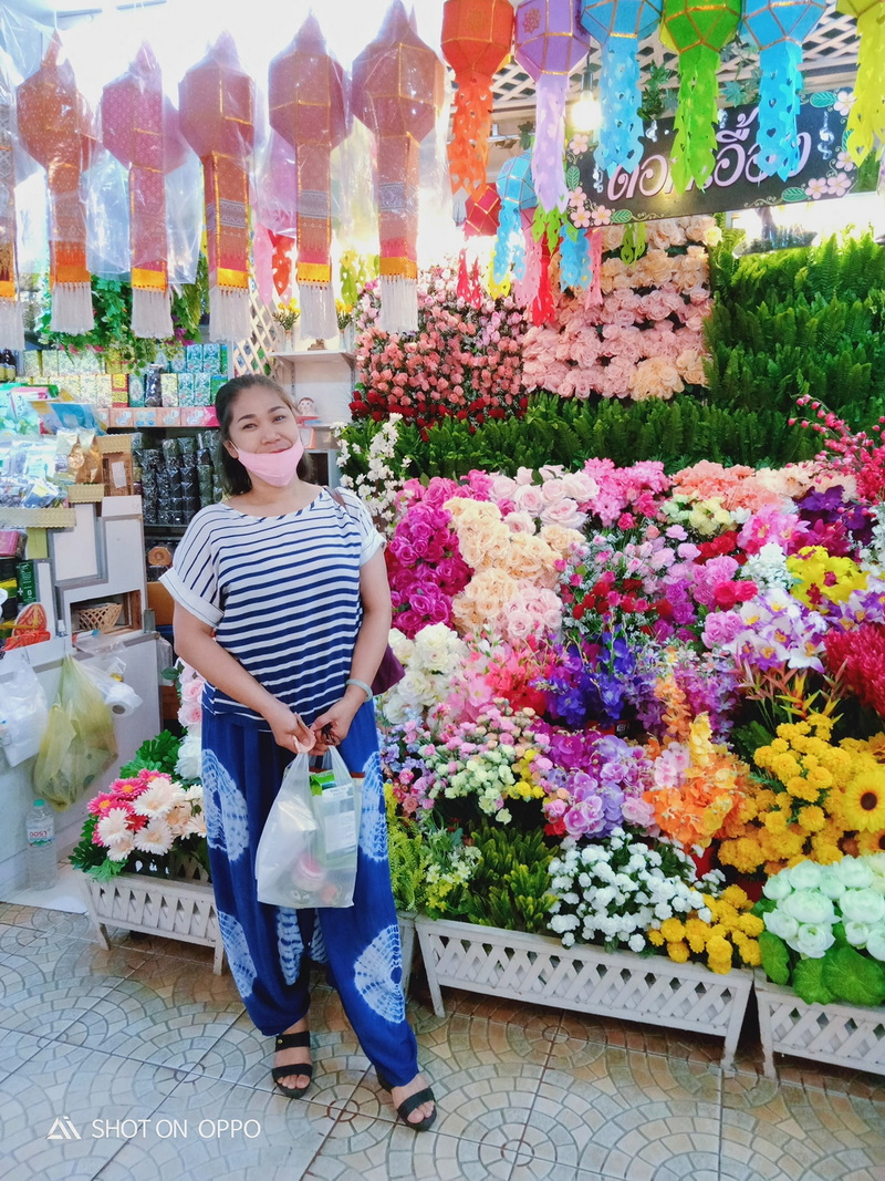 ton lam yai market, flower market, ton lamyai market, warorot market, kadluang market, kadluang, main market of chiang mai, chiang mai market
