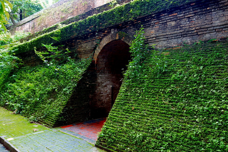 wat umong, umong temple, wat u-mong, u-mong temple, tunnel temple, wat umong suan putthatham, umong suan putthatham temple