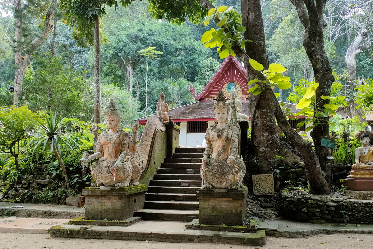 wat pha lat, wat phalad, pha lat temple, pha lad tenple, wat pa lad, pa lad temple, wat pa lat, pa lat temple