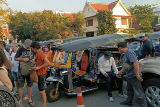 chiang mai tuk tuk tour, tuk tuk tour chiang mai, tuk tuk tour chiang mai city, chiang maicity by tuk tuk, chiang mai city half day tuk tuk tour