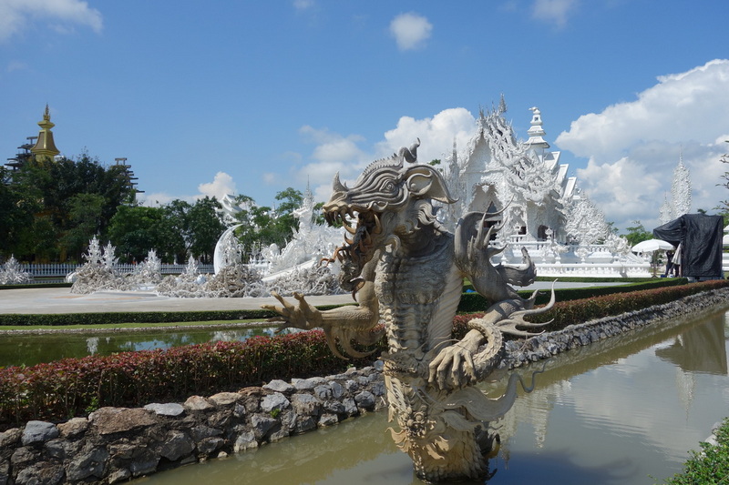 wat rong khun, rong khun temple, white temple, attractions in chiang rai, chiang rai attractions, must place in chiang rai