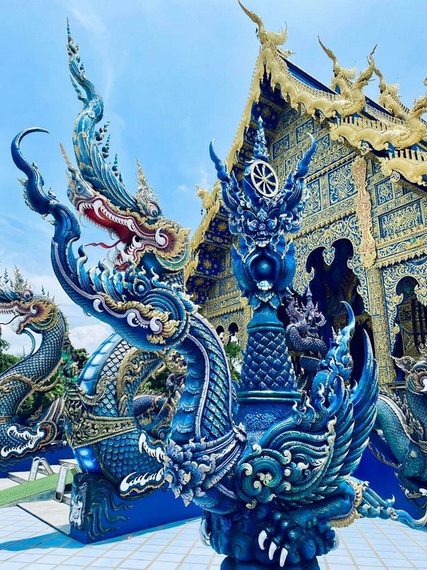 blue temple, blue temple chiang rai, wat rong suea ten, wat rong sueaten, rong suea ten temple, rong sueaten temple, the blue temple, the blue temple chiang rai