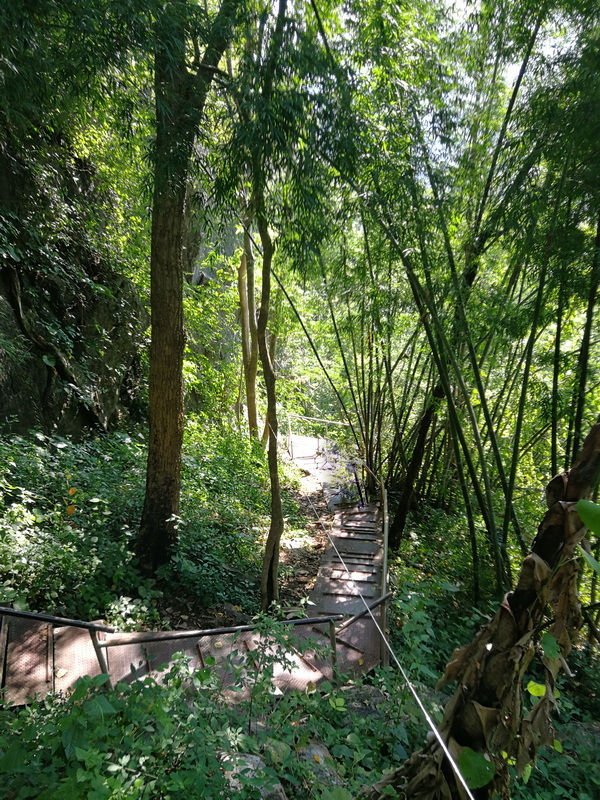 wat chalermprakiat, chalermprakiat temple, mountain temple, wat phraphutthabat sutthawart, phraphutthabat sutthawart temple