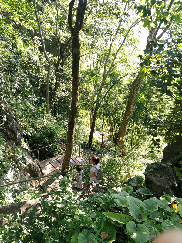 wat chalermprakiat, chalermprakiat temple, mountain temple, wat phraphutthabat sutthawart, phraphutthabat sutthawart temple