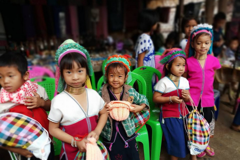 baan nam phiang din, ban nam phiang din, nam phiang din long neck village, nam phiang din village, ban nam phiang din long neck, ban nam phiang din long neck village