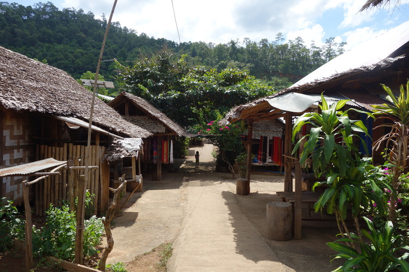 ban huay pu keng, kayan village ban huay pu keng long neck village, huay pu keng village, huay pu keng kayan village, huay pu keng long neck village