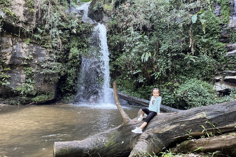 popular waterfalls in chiang mai, best waterfalls in chiang mai, top waterfalls in chiang mai, must-visit waterfalls in chiang mai, beautiful waterfalls in chiang mai, attraction waterfalls in chiang mai, waterfall attractions chiang mai