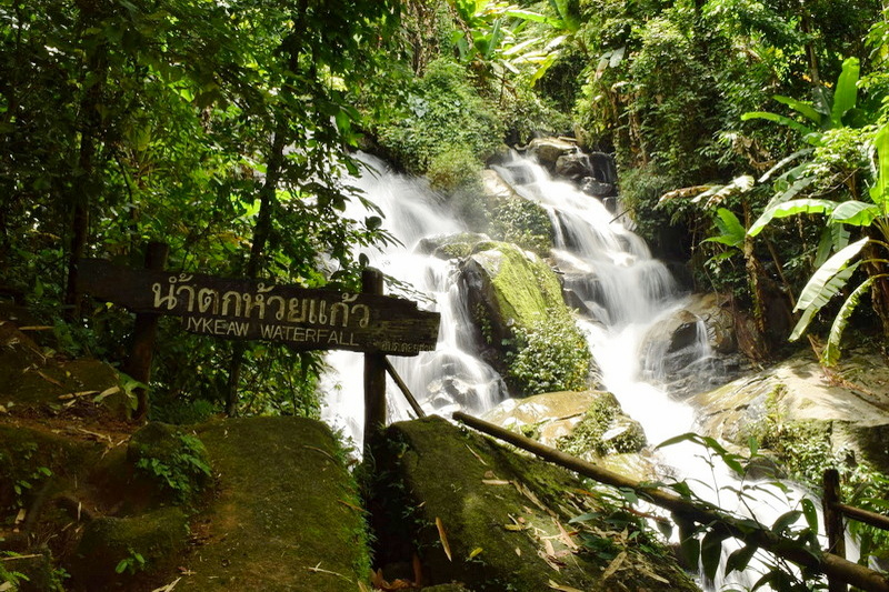 huai kaew waterfall, popular waterfalls in chiang mai, best waterfalls in chiang mai, top waterfalls in chiang mai, must-visit waterfalls in chiang mai, beautiful waterfalls in chiang mai, attraction waterfalls in chiang mai, waterfall attractions chiang mai