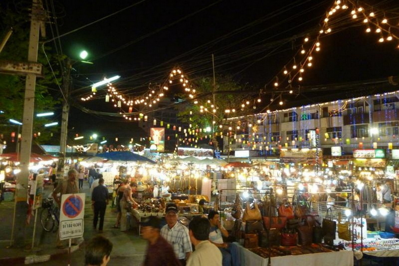 Tha Pae Walking Street